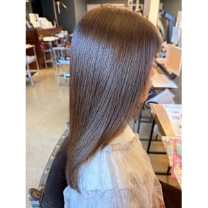 オリーブベージュ/オージュアトリートメント