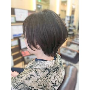 くびれ感がポイント ショートボブ