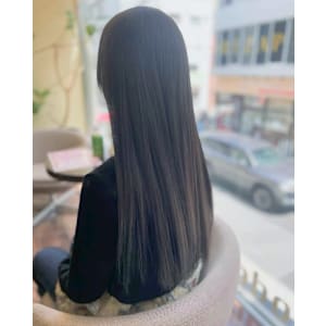 赤みを抑えたアッシュグレー