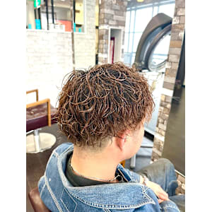 ツイストスパイラルパーマツーブロックマッシュメッシュフェード