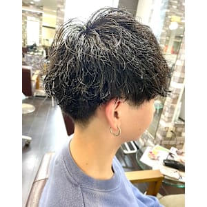 ツイストスパイラルパーマツーブロックマッシュメッシュフェード