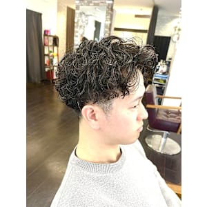 ツイストスパイラルパーマツーブロックマッシュメッシュフェード