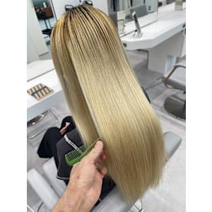 ブリーチ毛でもできる縮毛矯正/美髪縮毛矯正/酸性ストレート