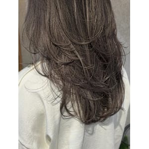 ○こっくりシルバーベージュ×レイヤーカット