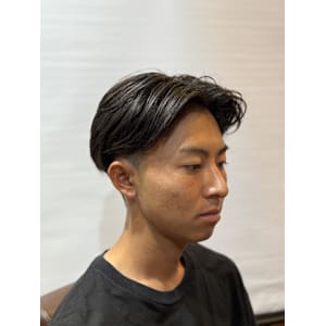 銀座　理容室　ナチュラルウェーブセンターパート