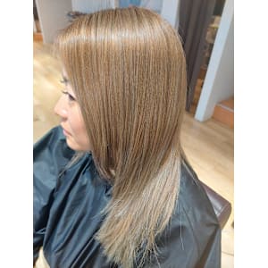 aluss with AKROS omotesando