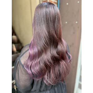 イヤリングカラー カシスレッド 艶髪 くびれ巻き 20代