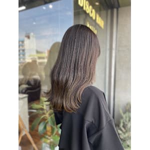 オリーブベージュ