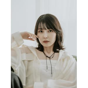 抜け感×ツヤで作る、大人の垢抜けヘア