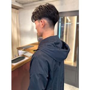 刈り上げ ツーブロック メンズパーマ スパイラルパーマ 黒髪