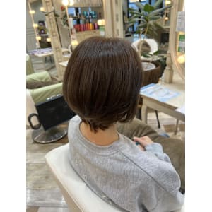 crop es湘南辻堂　yuuka☆ショートボブ×白髪ぼかし