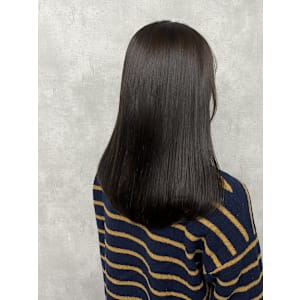 オリーブベージュ