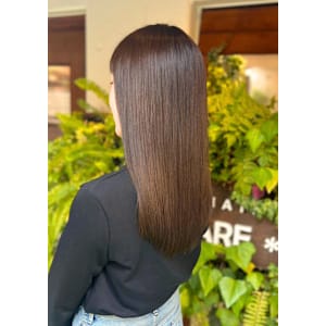 艶やかストレートで魅せる美髪ロング - HAIR&HEADSPA SQUARE＊UNO HAKATA【ヘアアンドヘッドスパ スクエアウーノ ハカタ】掲載中