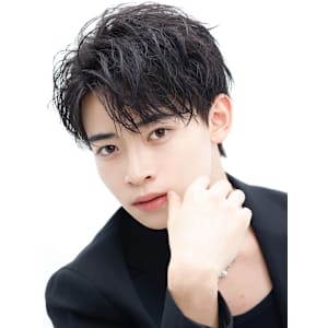 【シャープパーマ】フェザーショート センターパート