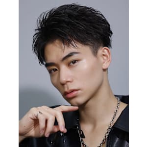 ツーブロックフェザーショート