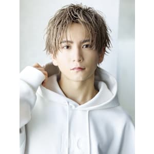 【ショートウルフ×センターアップ】シャープパーマ