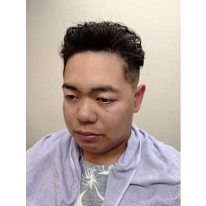 ナチュラルパーマ、サイドツーブロック、スキンフェード