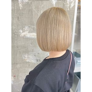 ぱつっとボブ/ブリーチハイトーン