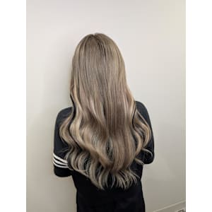 グレージュスタイル - Bulansis Hair【ブランシス ヘアー】掲載中