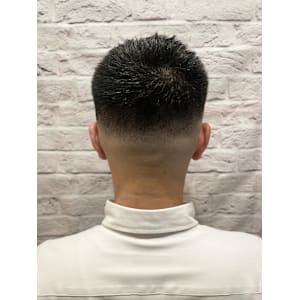 ソフトモヒカン束感フェードショート