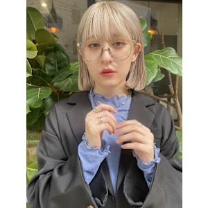 ホワイトベージュ