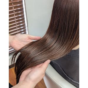 憧れの髪質改善は、リリー美容室で叶います。
