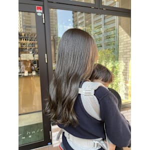 オリーブベージュ