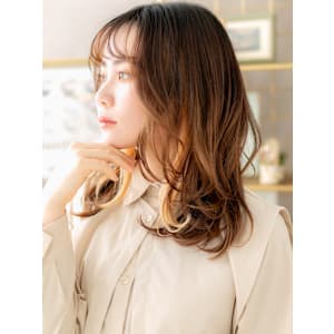 小顔レイヤーカット外国人風インナーカラーフェイスフレーミング