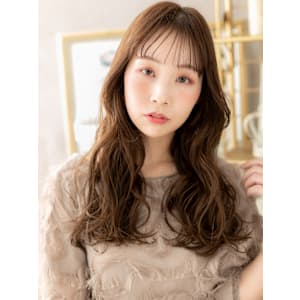 シースルーバングニュアンスパーマ抜け感ヘア　くすみベージュ