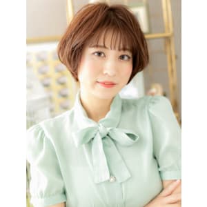 ひし形シルエットベージュピンク小顔丸みボブ　細めハイライト