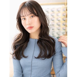 ゆるふわ波巻きウェーブ黒髪小顔ウェットヘア　くすみベージュ