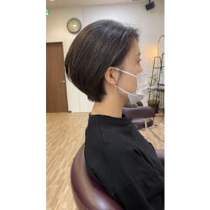 ショート／ダークブラウン