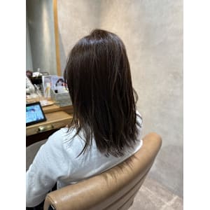 外ハネベージュ