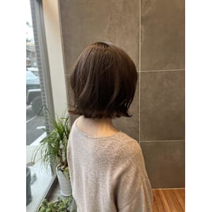 オリーブ系カラー