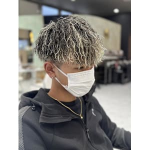 ホワイトメッシュ&ツイストパーマ - HEARTS hair's五日市店【ハーツヘアーズイツカイチテン】掲載中