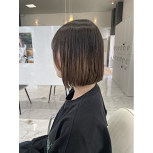  切りっぱなしボブ