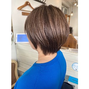 絶壁解消ミセスボブ丸み美人ショートすっきりブラウンベージュ - CHAINON【シェノン】掲載中