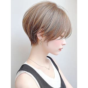 ショート　前髪　レイヤーカット　アッシュカラー　20代30代