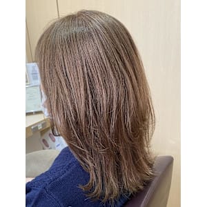 柔らかハイライト☆白髪も隠れる透明感カラー - EMU international 白岡 CUTE店【エムインターナショナル】掲載中