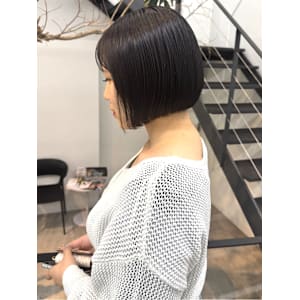 丸みボブ 髪質改善 アッシュ 切りっぱなしボブ 暗髪 艶髪