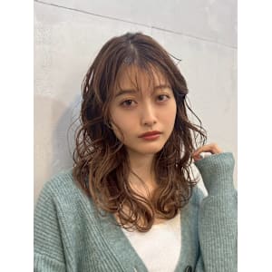 エアリーパーマ/似合わせカット/ベージュ／アッシュ/Wカラー