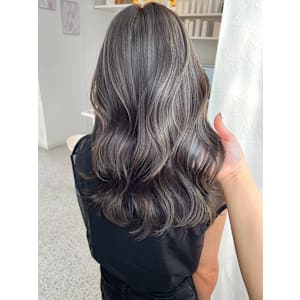 LOMARLIE【ロマーリ】倉敷店×スタイル