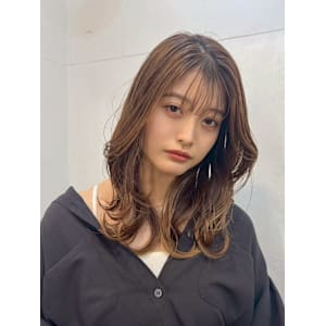 外ハネカール/小顔バング/ひし形レイヤー/サマーベージュ