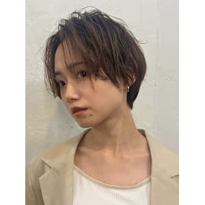 センター分け/マッシュショート/ひし形ショートボブ/ベージュ