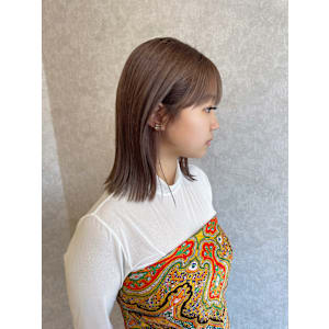 柔らかいミルクティーベージュ×大人ボブ