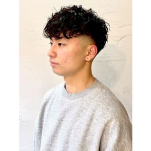 ツーブロック ツイストスパイラル 前下がりマッシュ