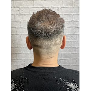 メンズ／ハイフェード／アップバング／刈り上げ