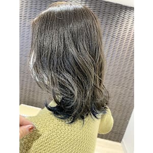 無造作ミディヘア