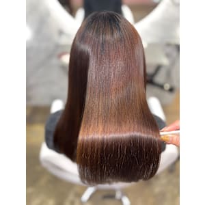 個室 髪質改善 Emily【エミリー】×スタイル