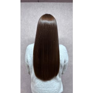 個室 髪質改善 Emily【エミリー】×スタイル